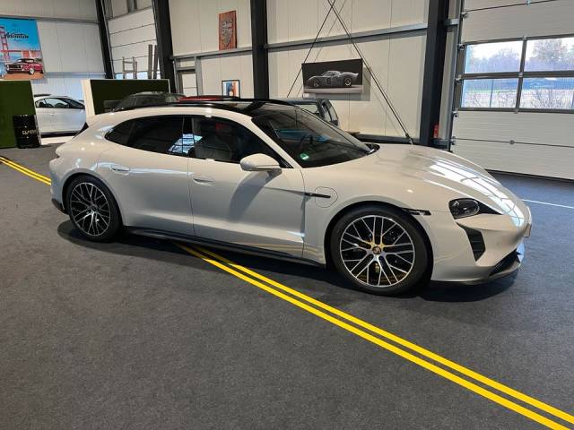 Porsche Taycan GTS Sport Turismo