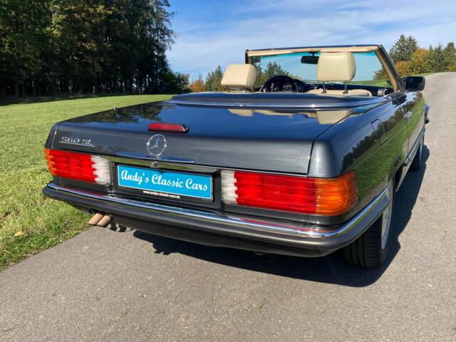 Mercedes-Benz 560 SL