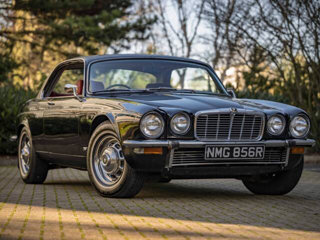 Bild 1/8 von Jaguar XJ 6 C 4.2 (1976)