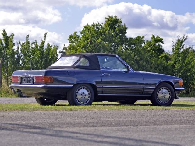 Mercedes-Benz 300 SL - Mercedes Benz 300 SL R107 Seitenansicht