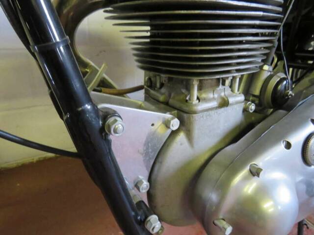 BSA DBD 34 Gold Star