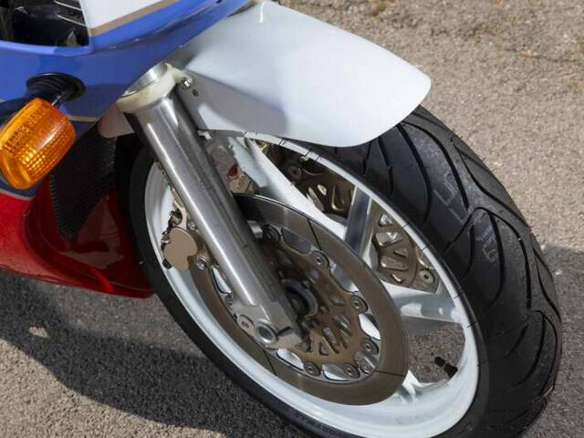 Honda VFR 750R RC 30