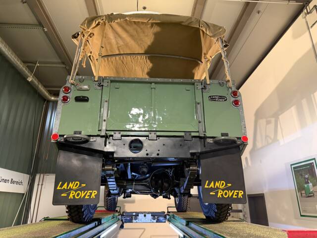 Land Rover 88