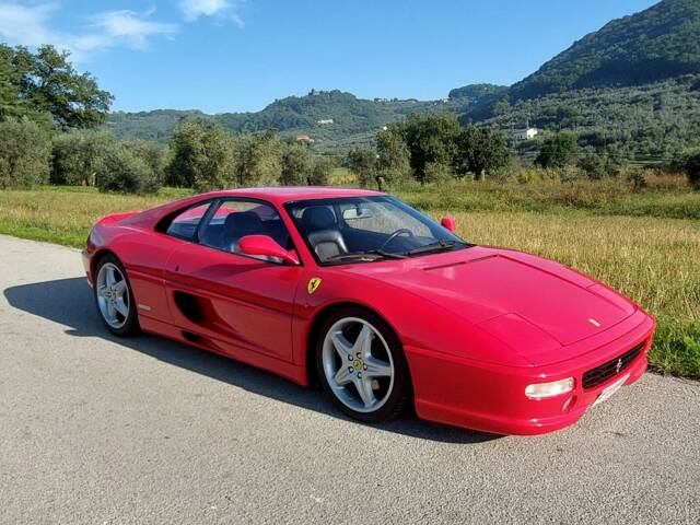 Immagine 1/11 di Ferrari F 355 Berlinetta (1998)