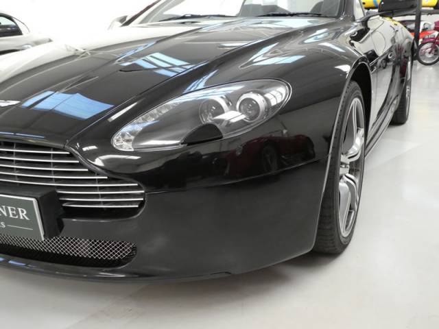 Aston Martin V8 Vantage