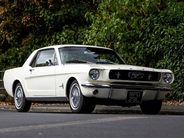 Ford Mustang 200