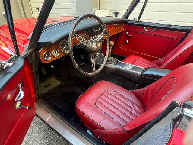 Austin-Healey 3000 Mk III (BJ8)