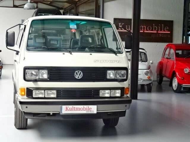 Afbeelding 1/32 van Volkswagen T3 Caravelle 2.1 Syncro (1991)