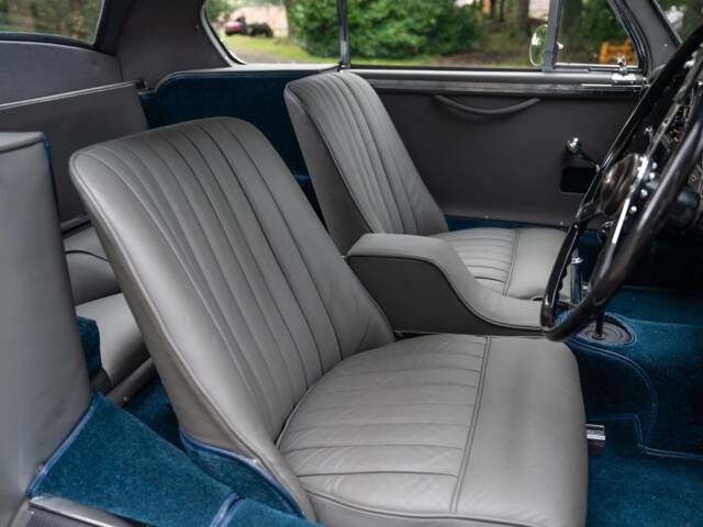 Aston Martin DB 2/4 Mk II