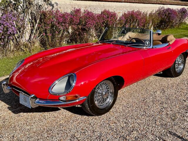 Image 1/66 of Jaguar E-Type 3.8 (1964)