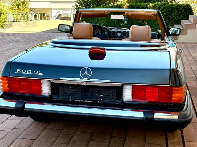 Mercedes-Benz 560 SL