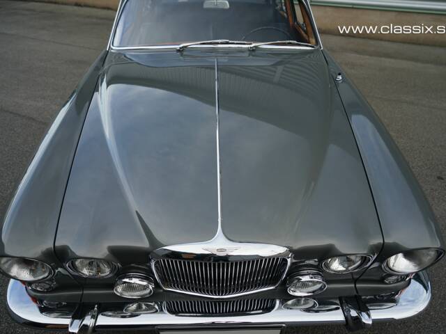 Jaguar Mk X 3.8