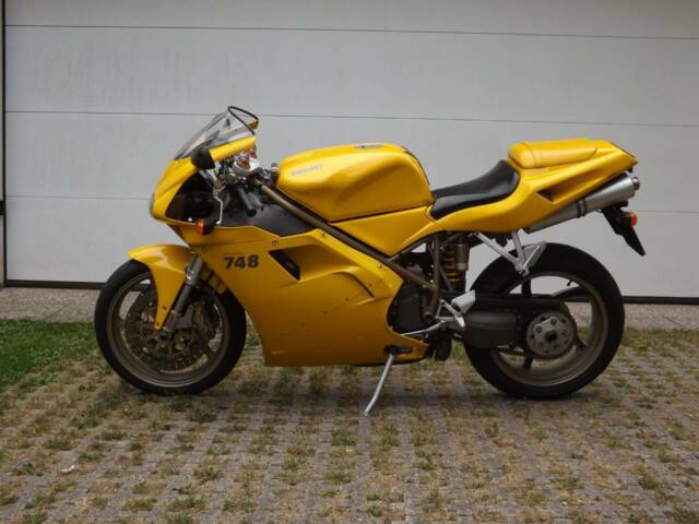 Ducati 748 Biposto