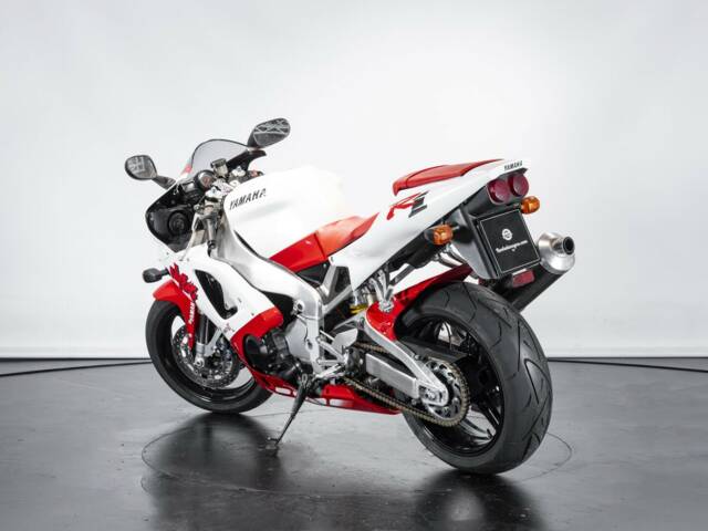 Yamaha YZF 1000 R1