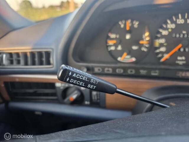 Mercedes-Benz 300 SE