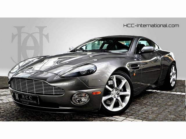 Aston Martin V12 Vanquish