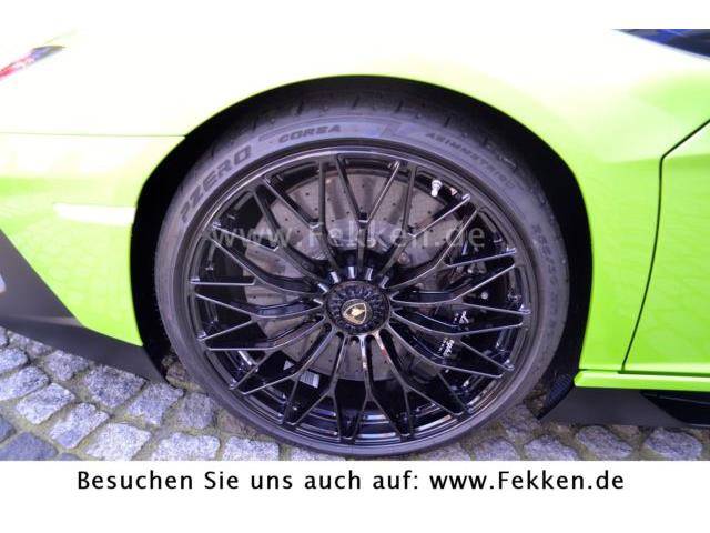 Lamborghini Aventador LP 750-4 SV