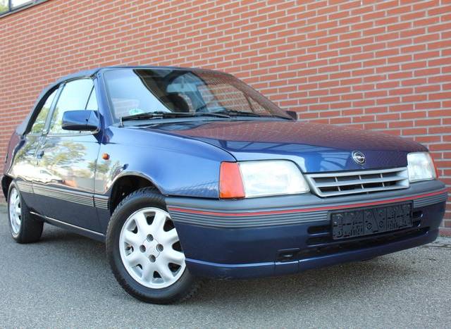 Image 1/9 de Opel Kadett 1,6i (1991)