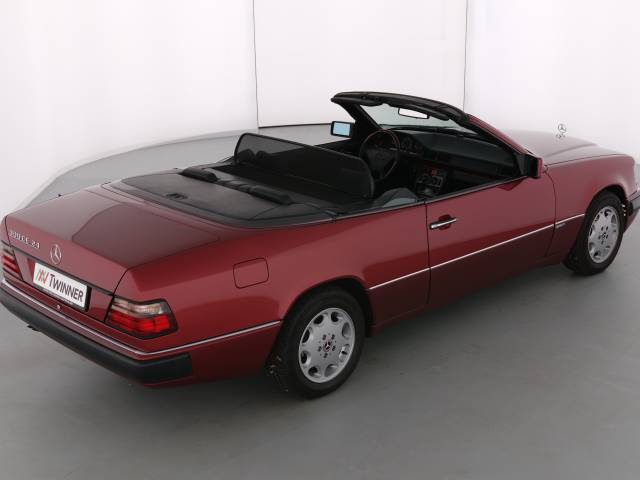 Mercedes-Benz 300 CE-24