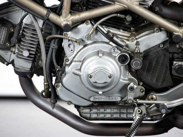 Ducati Monster 900