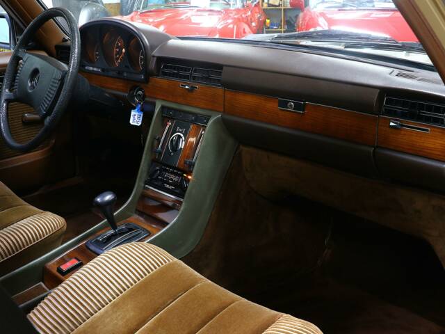 Mercedes-Benz 280 SE