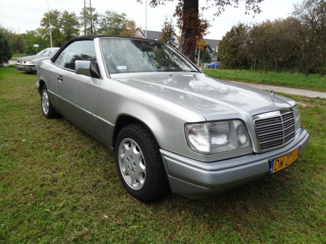 Bild 1/6 von Mercedes-Benz E 200 (1994)