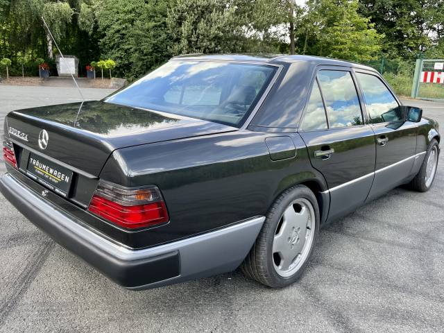 Mercedes-Benz E-Class Classic Cars for Sale - Classic Trader