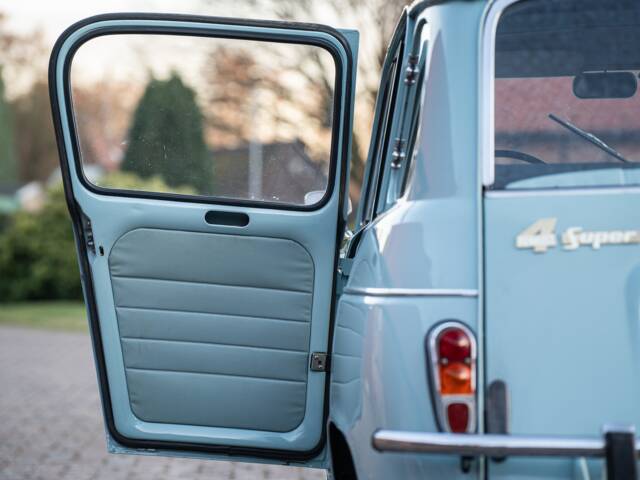 Renault R 4 Super