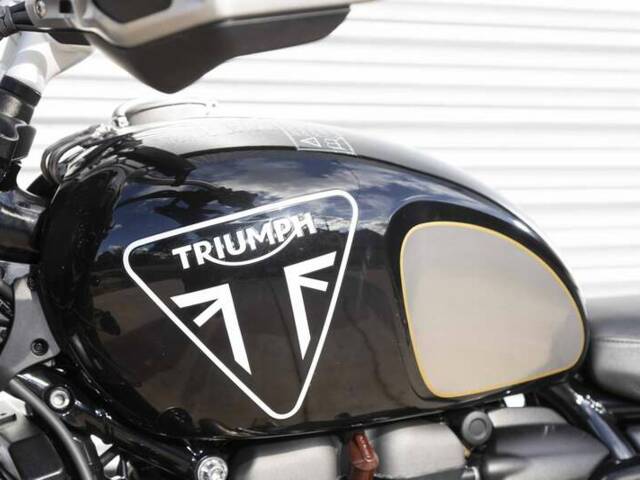 Triumph Scrambler 1200 Bond Edition