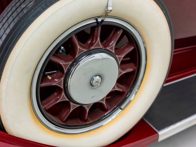 Packard Standard Eight 833