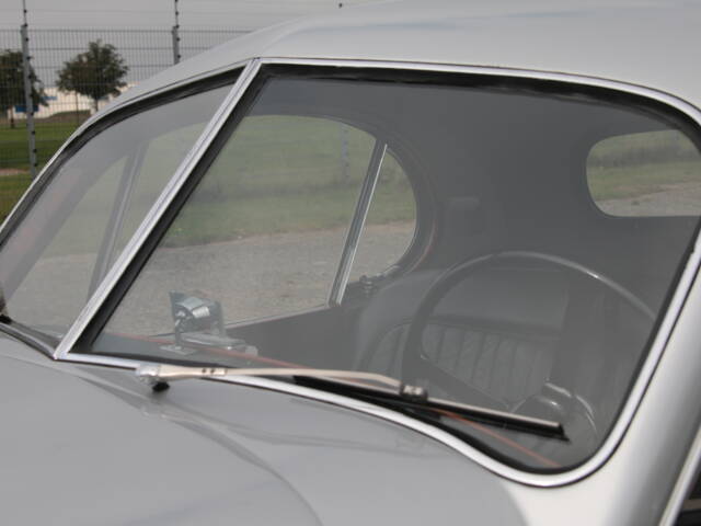 Jaguar XK 120 FHC