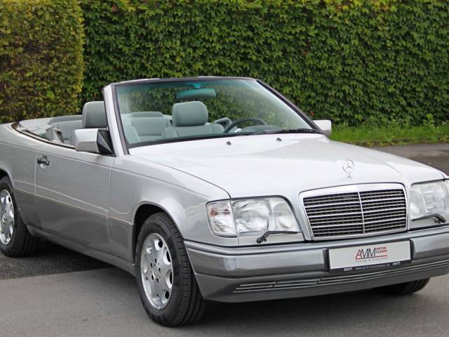Mercedes-Benz E 320