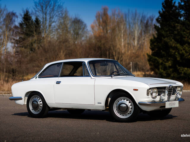Alfa Romeo Giulia 1600 Sprint GT Veloce