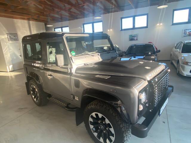 Land Rover Defender 90 Works V8 "70th Edition"