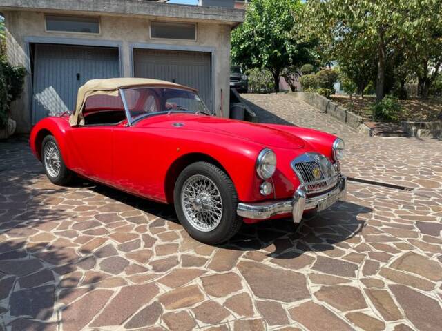 Image 1/7 of MG MGA 1500 (1958)