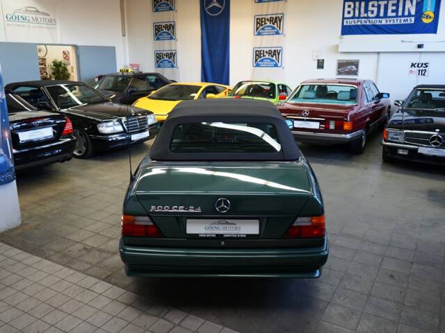 Mercedes-Benz 300 CE-24