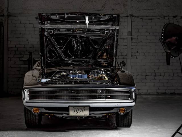 Dodge Charger 318