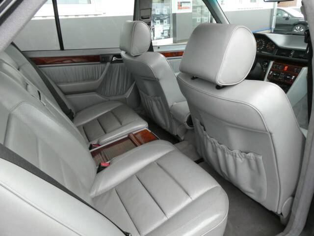Mercedes-Benz 500 E