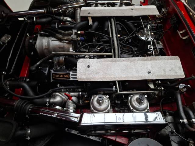 Jaguar E-Type V12