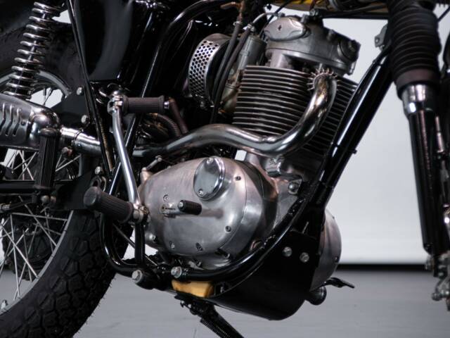 BSA B 44 Victor Grand Prix