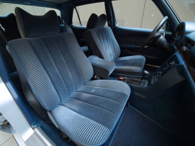 Mercedes-Benz 450 SEL 6,9