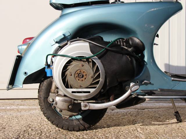 Piaggio Vespa 150 - Vista del motore, funzionante.