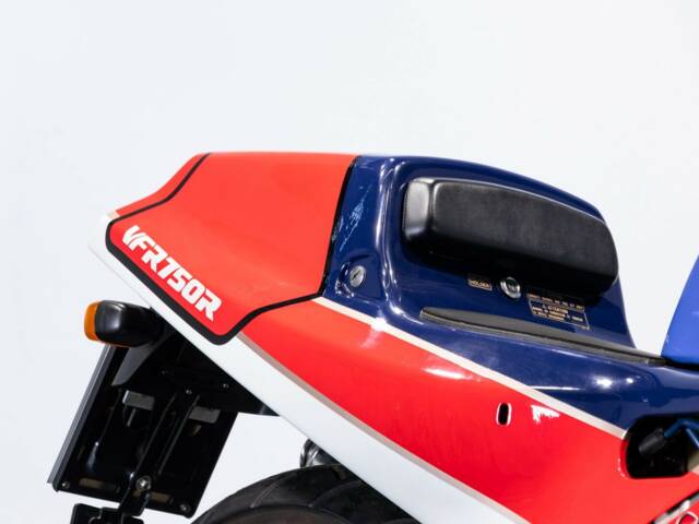 Honda VFR 750R RC 30