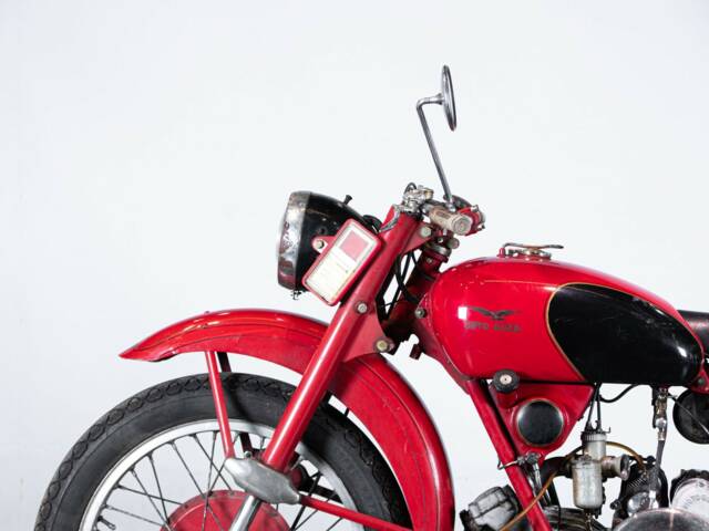 Moto Guzzi 250 SS