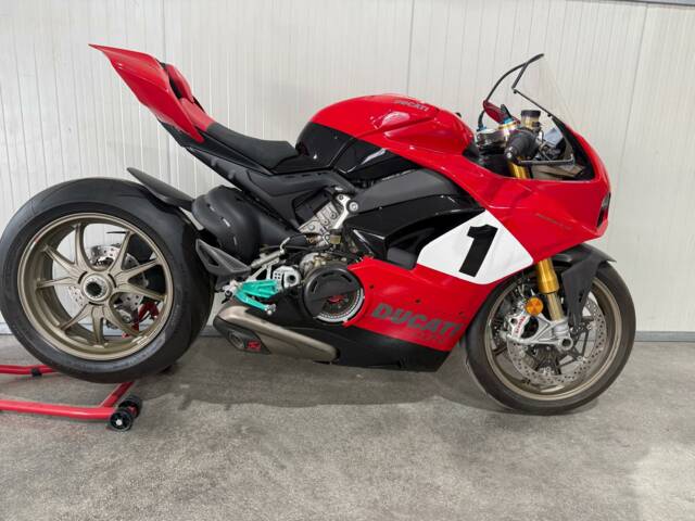 Ducati Panigale V4 R