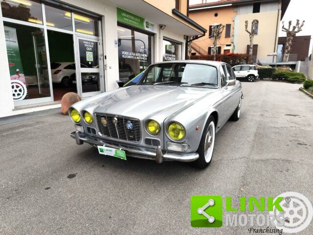 Image 1/10 of Jaguar XJ 6 4.2 (1971)