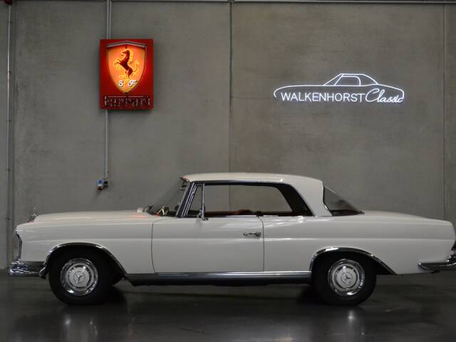 Mercedes-Benz 250 SE