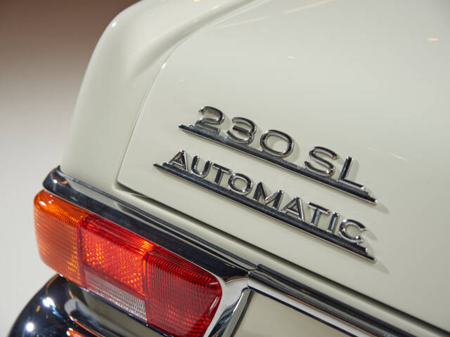 Mercedes-Benz 230 SL