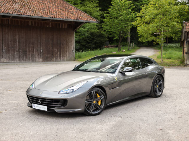 Image 1/51 of Ferrari GTC4Lusso (2019)