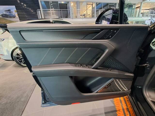 Porsche Cayenne Electric Turbo